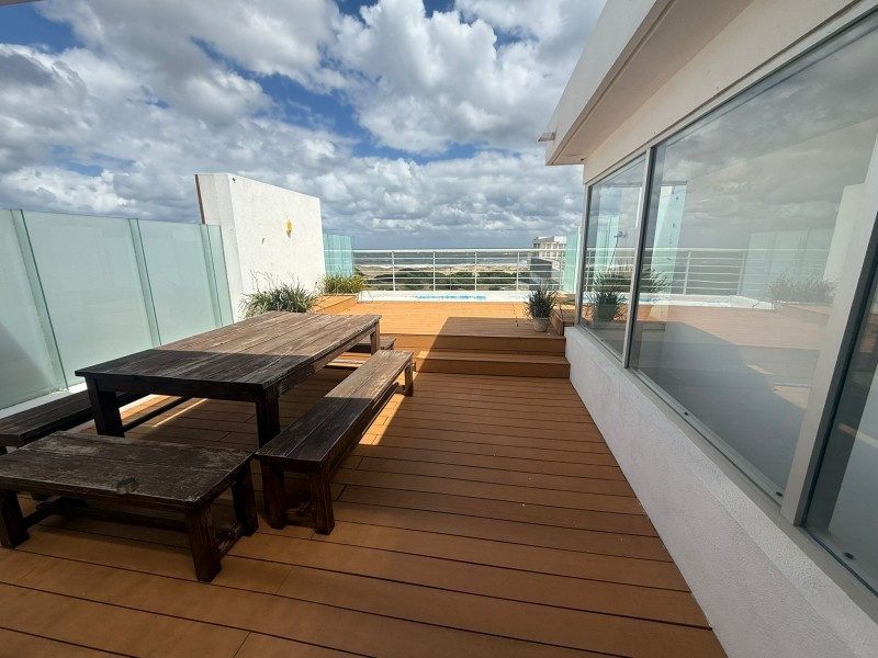 Departamento en alquiler con tres dormitorios en suite